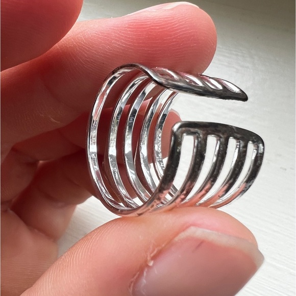 Stella & Dot stackable look, silver adjustable ring - Picture 5 of 7